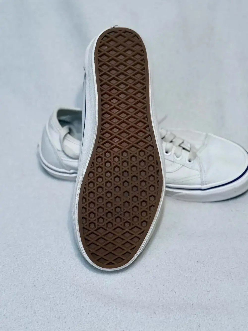 Streetwear Retro Y2K Vans Old Skool Tapered Canvas Sneakers in White with white